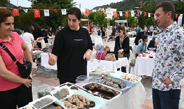 Kemer’de üreten ev hanımları kermesi yapıldı