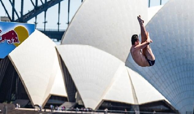 ‘Red Bull Cliff Diving’ Dünya Serisi Boston’da Başlıyor