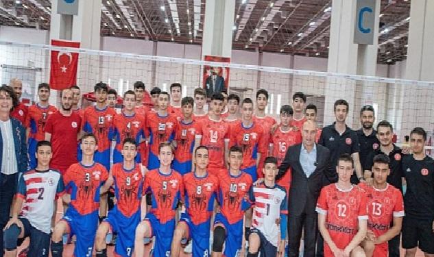 Voleybol Altyapılar Türkiye Şampiyonası İzmir’de sürüyor Başkan Soyer: Her yıl ev sahipliği yapabiliriz