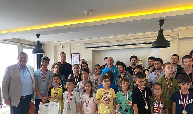 Seferihisar Belediyesi, okulların kapanmasıyla Teos Yaratıcı Yazarlar Evi’nde “Yaza Merhaba Satranç Turnuvası” düzenledi.