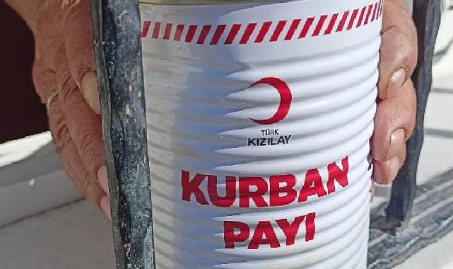 Türk Kızılay İzmir İl Şubesi bayramda da ihtiyaç sahibi ailelerin yanında olmaya devam ediyor