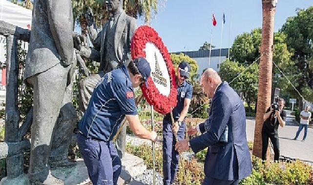 Başkan Soyer’den Ata’ya ve İnönü’ye saygı çelengi