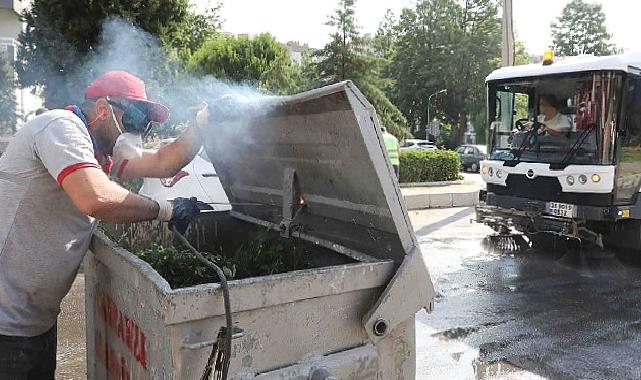 Bayraklı’nın sokaklarında yaz temizliği