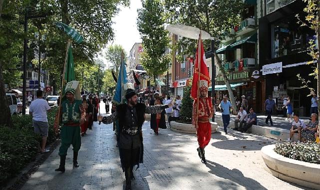 Kocaeli Büyükşehir mehteri İzmitlileri selamladı