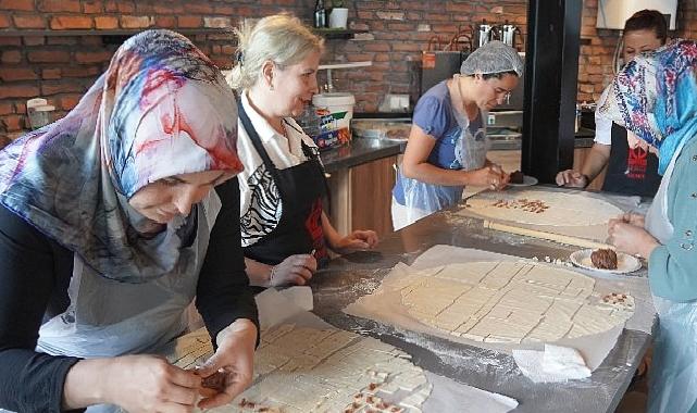 Ödüllü mantı bükme yarışması Keçiören’de düzenlendi