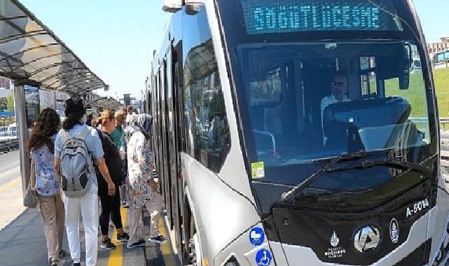 İstanbul Büyükşehir Belediyesi’nin Yeni Metrobüsleri Sefere Başladı