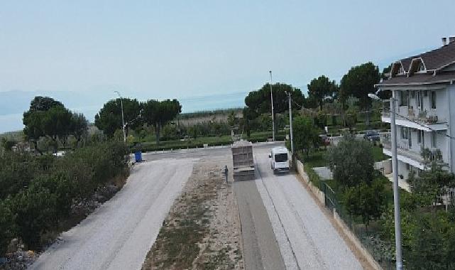 İznik Belediyesi’nden Yollara Sathi Kaplama Çalışması