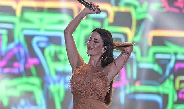 Çim Konserleri’nde Simge’yle muhteşem gala