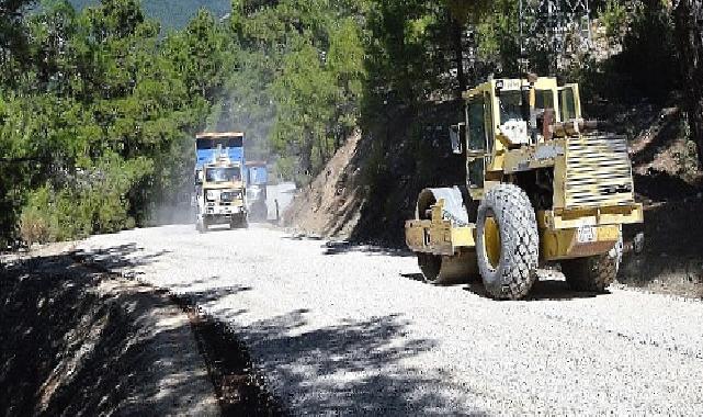 Kaş Yuvacık grup yolu asfaltlanıyor