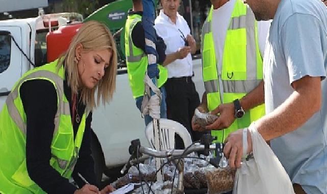 BaşkanDeveciler Dünya Hayvanları Koruma Gününü Hayvanseverler ile Kutladı