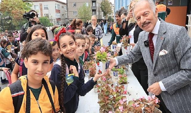 Bayrampaşa’da okullar begonya ile renklendi