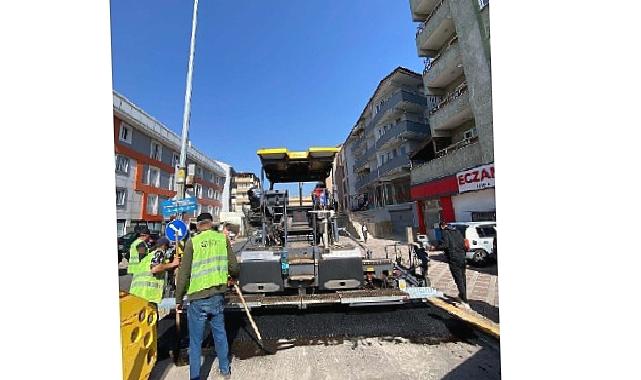 Büyükşehir Belediyesi, Derince Sırrıpaşa Vatan Caddesinin üstyapısını yeniliyor