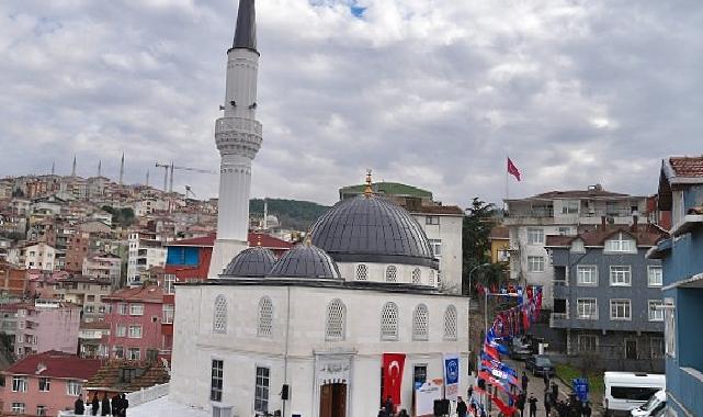 Yeniden inşa edilen Üsküdar Kıroğlu Cami ibadete açıldı