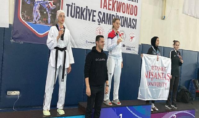 DEÜ’lü Tekvandocu Türkiye şampiyonasından Gümüş madalya ile döndü