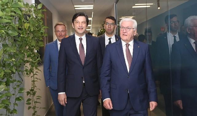 Almanya Cumhurbaşkanı Frank-Walter Steinmeier DHL Express Türkiye’nin İstanbul Havalimanı’ndaki operasyon merkezini ziyaret etti