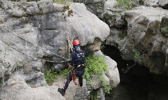 Antalya Büyükşehir’in kahraman itfaiyecileri eğitimde