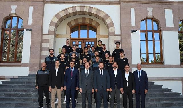 Başkan Altay: Konya Büyükşehir Belediyespor Basketbol Takımı Bundan Sonra da Yanınızda Olmaya Devam Edeceğiz