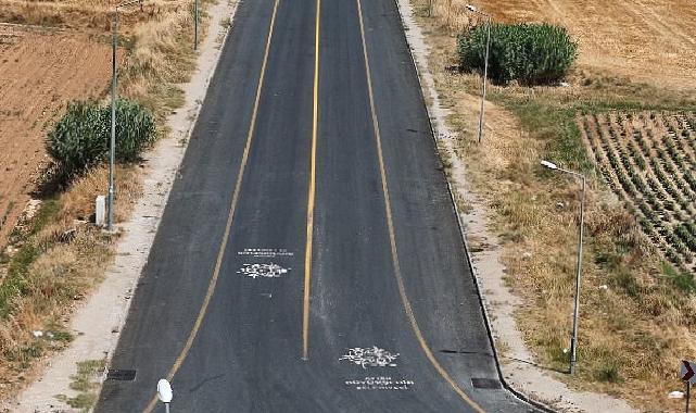 Aydın Büyükşehir Belediyesi, kent genelinde eş zamanlı olarak sürdürülen yol yapım çalışmalarına devam ediyor