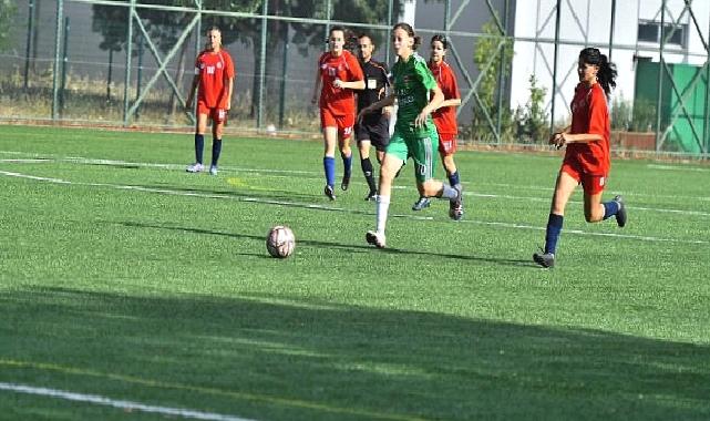 U13-U15 Kız Futbol Ligi’nde ilk düdük çaldı